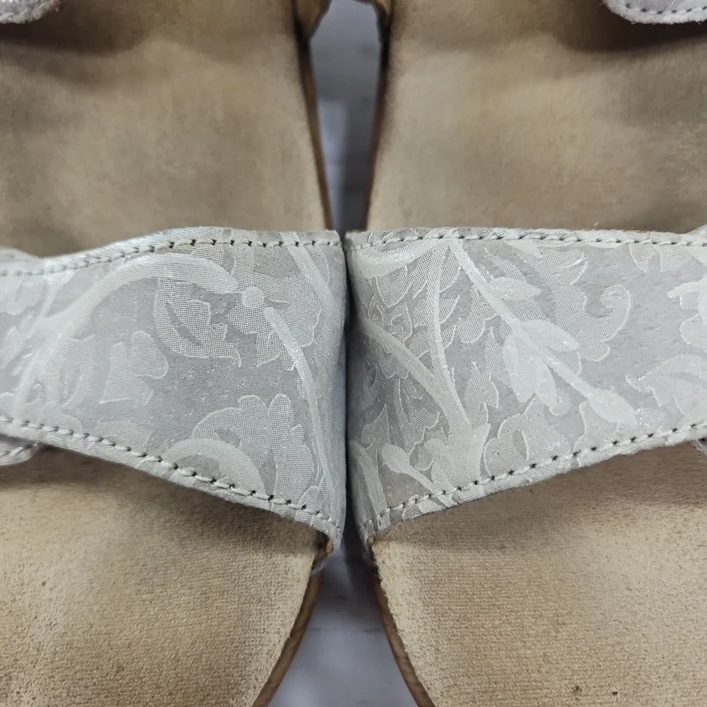 Dansko Sophie Beige Gray Buckle Floral Wood Wedge Leather Sandals EU 39 US 8.5-9